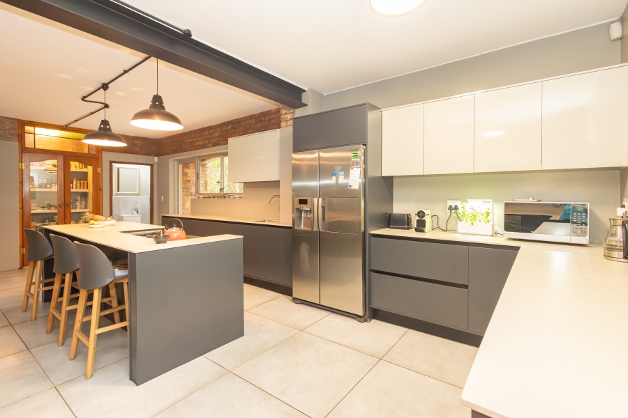 5 Bedroom Property for Sale in Vierlanden Western Cape